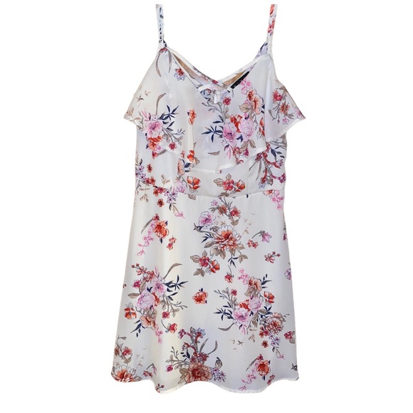 TRIXXI White Floral Chest Cut Out Spaghetti Strap Dress. NEW
Size: MEDIU… - Picture 3 of 7